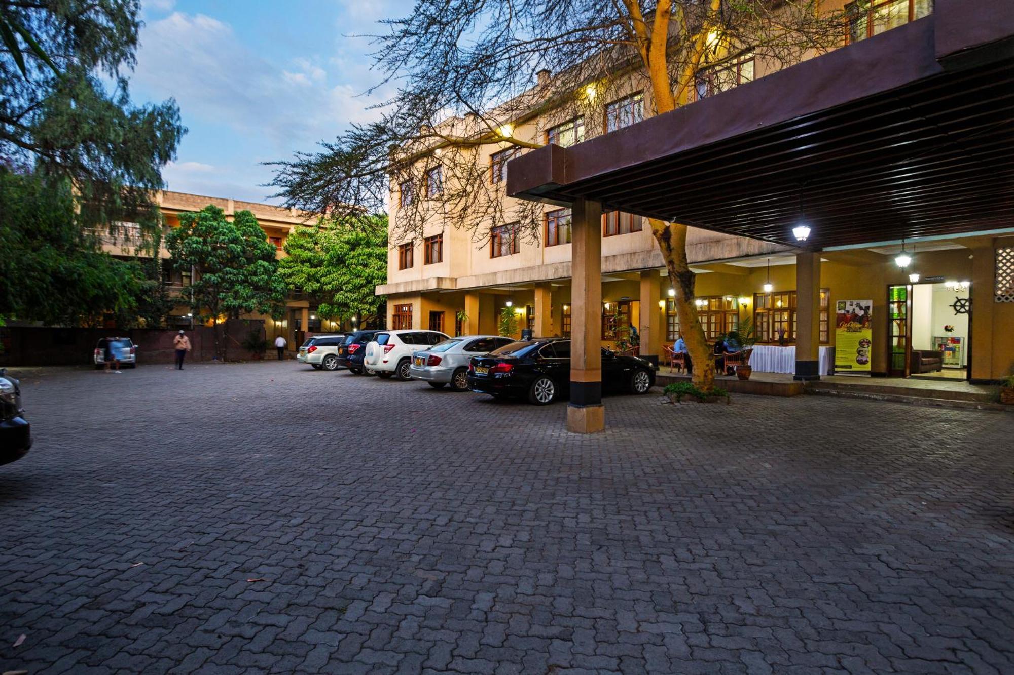Chambai Hotel Найваша Екстер'єр фото